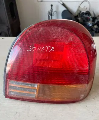 Hyundai Sonata Rear/tail lights 92402380