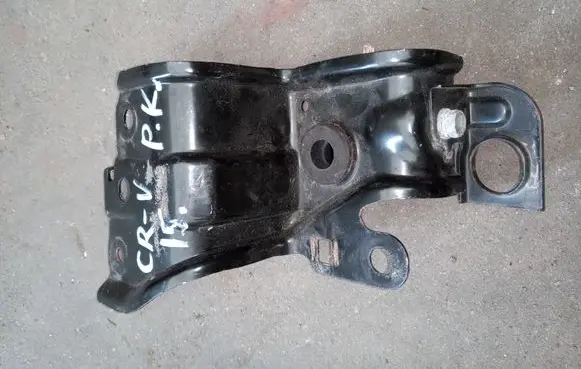 Honda CR-V Radiator support slam panel bracket 