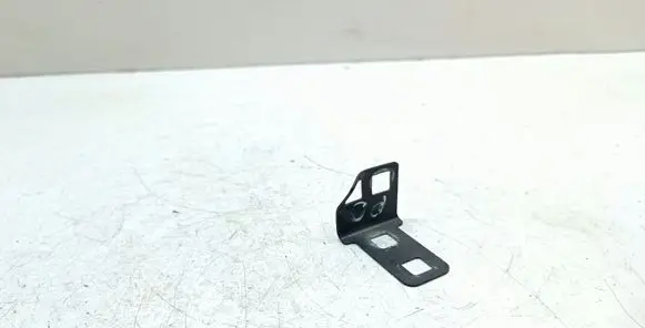 Fender mounting bracket