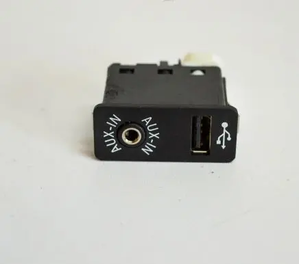 BMW 5 F10 F11 AUX in-socket connector 9237653