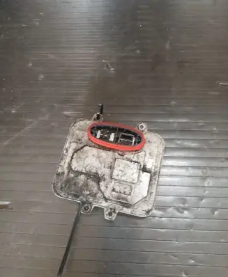 BMW 3 F30 F35 F31 Headlight ballast module Xenon 5DV009610
