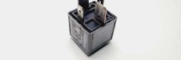 Volkswagen PASSAT B5 Other relay 8D0951253