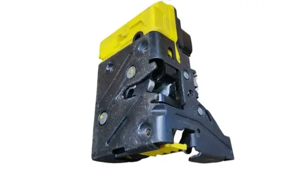 Volvo XC90 Front door lock 30699747