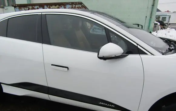 Jaguar I-Pace Front door 