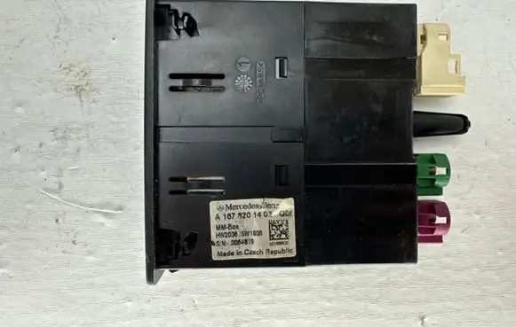 Mercedes-Benz GLE W167 USB socket connector A1678201402 0064819