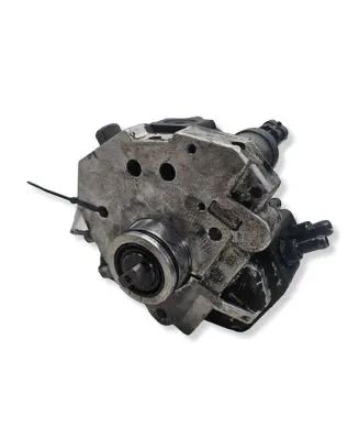 Volvo S60 Fuel injection high pressure pump 8689590