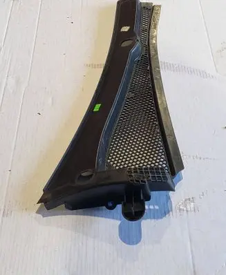Peugeot 208 I Wiper trim 9673302777 93327