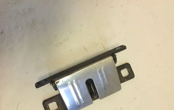Audi A6 S6 C5 4B Loading door lock loop/hook striker 4B9827085D 4B9827507L