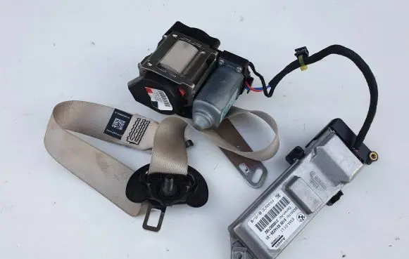 BMW 7 F01 F02 F03 F04 Front seatbelt 9214239 611130600G 2100067192