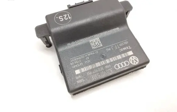 Volkswagen PASSAT B6 Gateway control module 3C0907530E 3C0907951