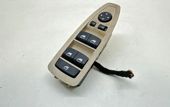BMW 1 F20 F21 Electric window control switch 9208111