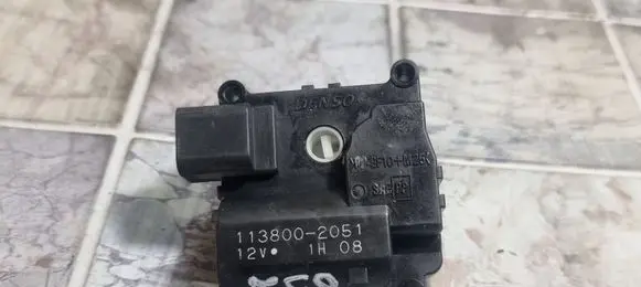 Toyota Corolla Verso AR10 Air flap motor/actuator 1138002051