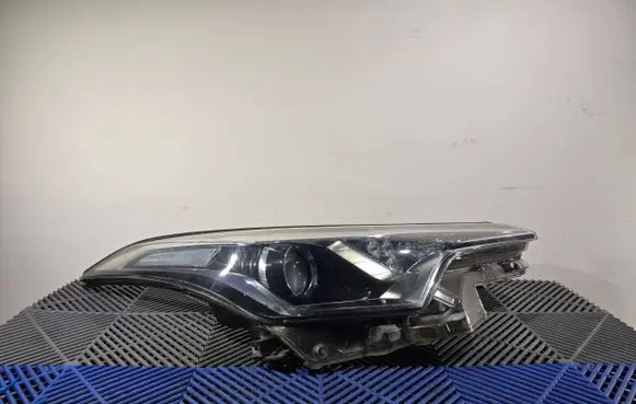 Toyota C-HR I Headlight/headlamp 81110F40100