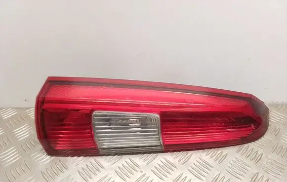 Volvo V70 Rear/tail lights 9154493