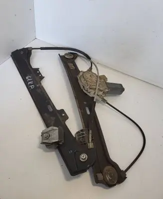 BMW 1 E81 E87 Front door window regulator with motor 6981141