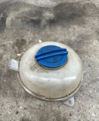 Volkswagen Multivan T5 Coolant expansion tank/reservoir 7H0121407C
