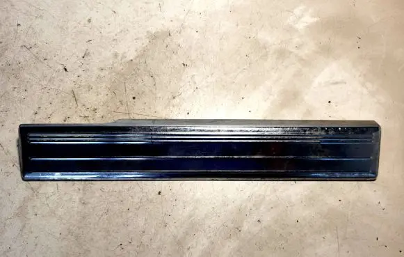 Other sill/pillar trim element