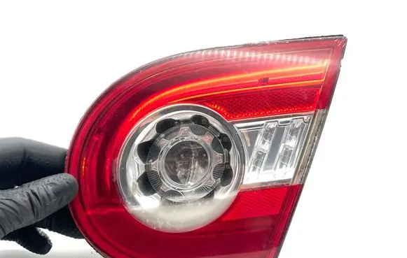 Tailgate rear/tail lights