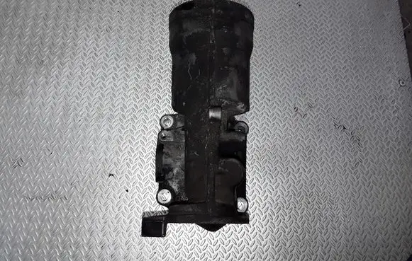 Skoda Octavia Mk2 (1Z) Oil filter mounting bracket 045115389G