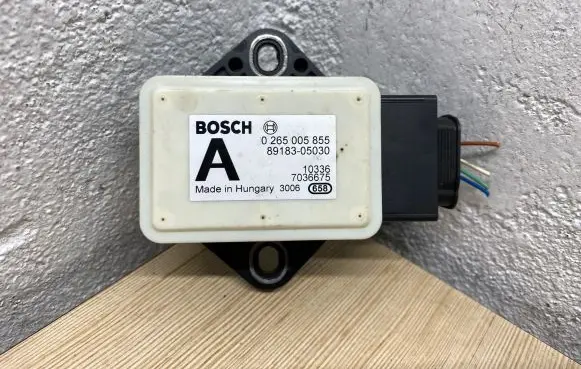 Toyota Avensis T270 ESP acceleration yaw rate sensor 0265005855