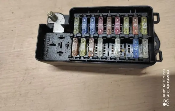 Jaguar XJ X308 Fuse module LNE2800CA
