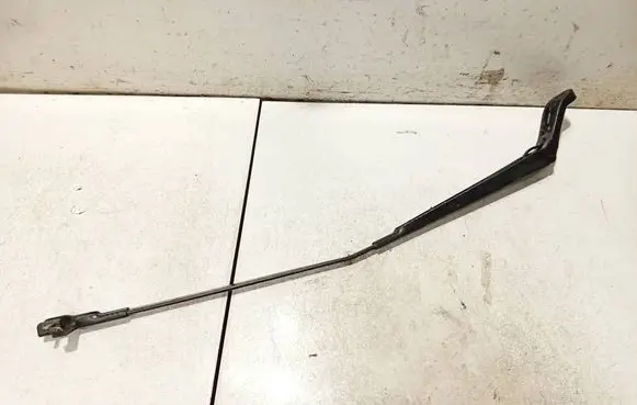 Front wiper blade arm