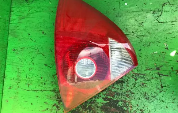 Ford Mondeo Mk III Rear/tail lights 3S7X-13N