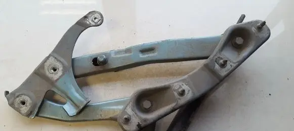 Mercedes-Benz C W202 Engine bonnet/hood hinges 2028800228 2028800029