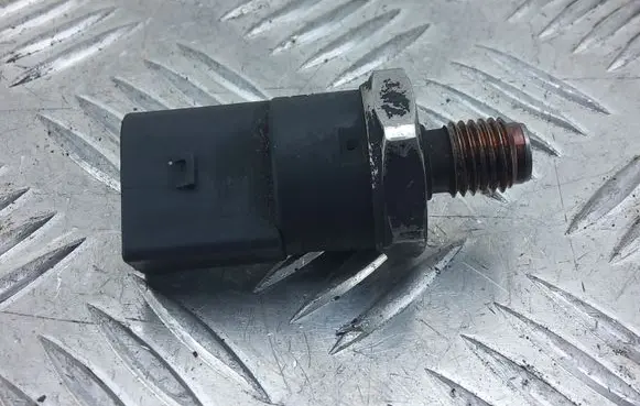 Fuel pressure sensor