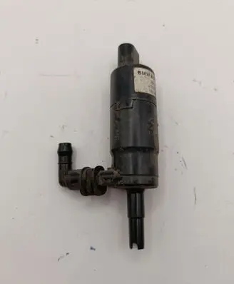 BMW 5 E60 E61 Headlight washer pump 837743003