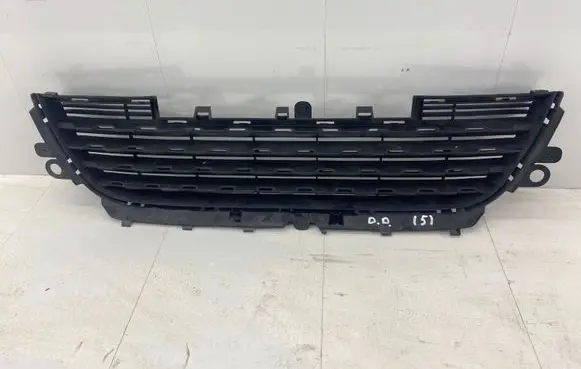 Peugeot 2008 I Front bumper lower grill 78059477 780594 9878059477