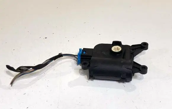 Volkswagen PASSAT B6 Air flap motor/actuator 3C0907511