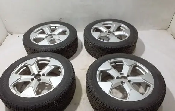 Volvo EX30 R18 alloy rim 