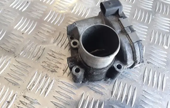 Nissan Qashqai Throttle valve 8200330812