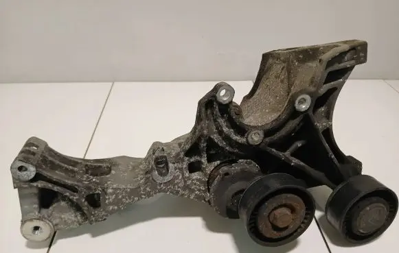 Audi A4 S4 B7 8E 8H Generator/alternator bracket 