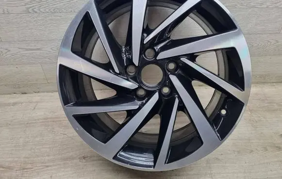 Volkswagen Tiguan R17 alloy rim 5NA601025T