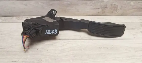 Toyota Auris 150 Accelerator throttle pedal 7811002010 49358786834 08189B