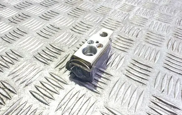 Subaru Outback Air conditioning (A/C) expansion valve 