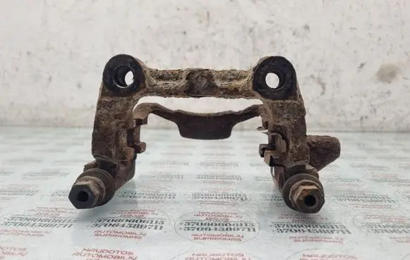 Volkswagen Jetta V Brake caliper pad carrier rear 