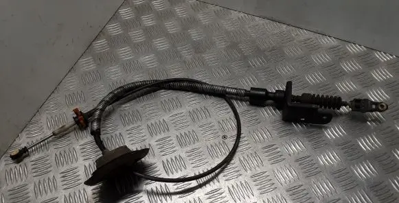 Chevrolet Captiva Gear shift cable linkage