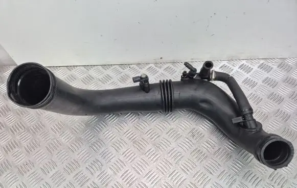 Mercedes-Benz E W212 Turbo air intake inlet pipe/hose A2710901929 A6510940051 A0051535028