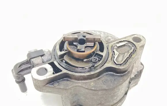 Mini One - Cooper Clubman R55 Vacuum pump D1562C2
