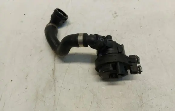 BMW 4 F32 F33 Electric auxiliary coolant/water pump 8605322