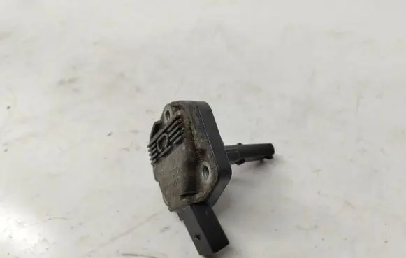 Volkswagen PASSAT B6 Oil level sensor 1J0907660C 6PR00807903
