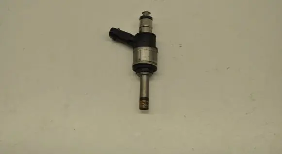 Audi A6 S6 C7 4G Fuel injector 06C906036C