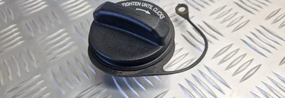 Ford Explorer Fuel tank filler cap 