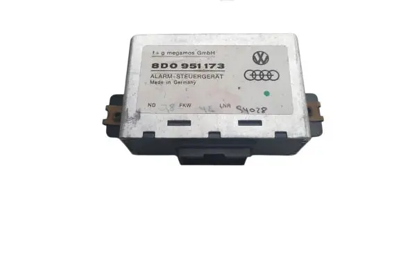 Audi A4 S4 B5 8D Alarm control unit/module 8D0951173