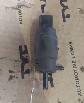 Mercedes-Benz E W211 Windscreen/windshield washer pump 3090179