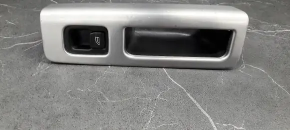 Volvo V50 Fog light switch 8663813