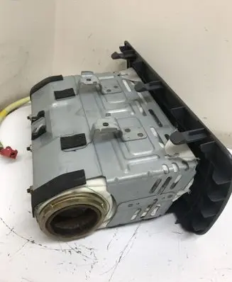 Mitsubishi Pajero Passenger airbag